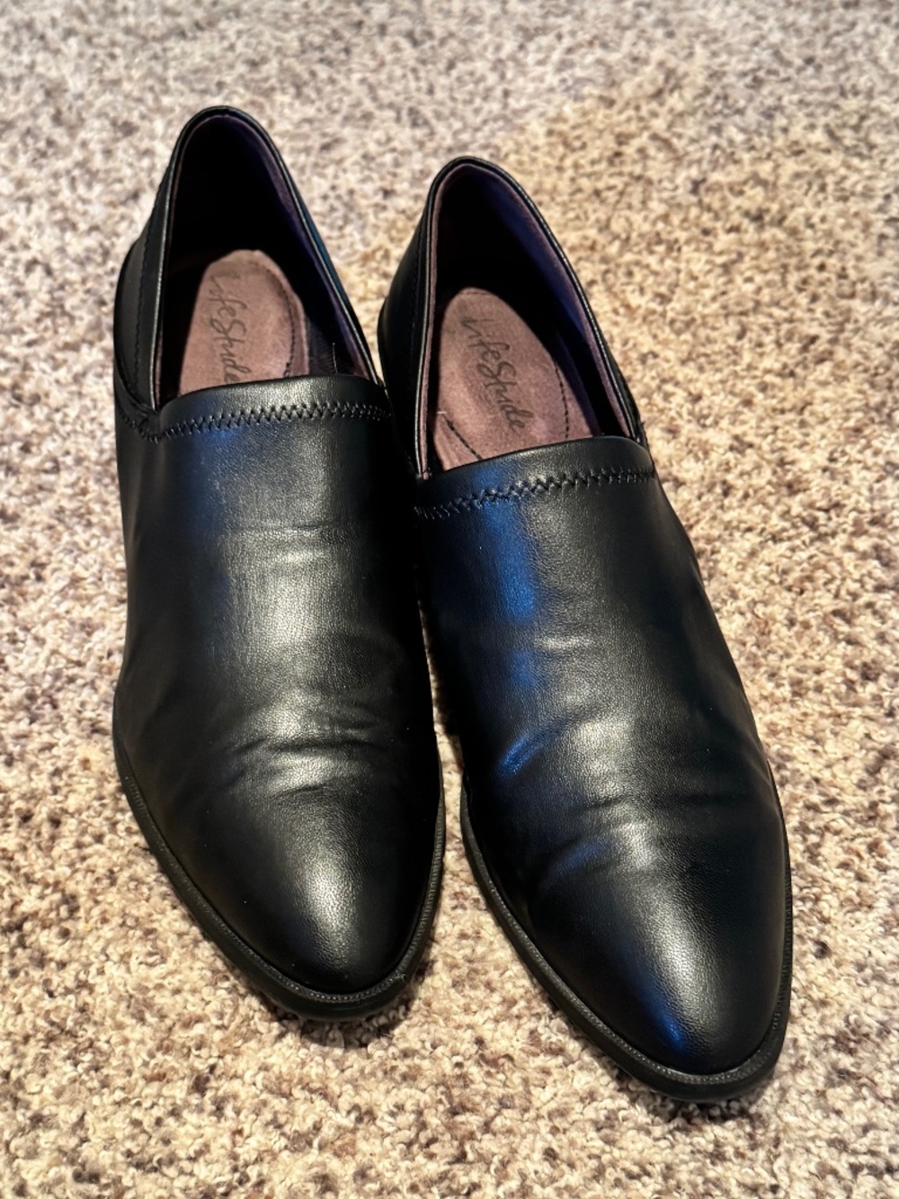 Life stride size 10 black soft leather shoe